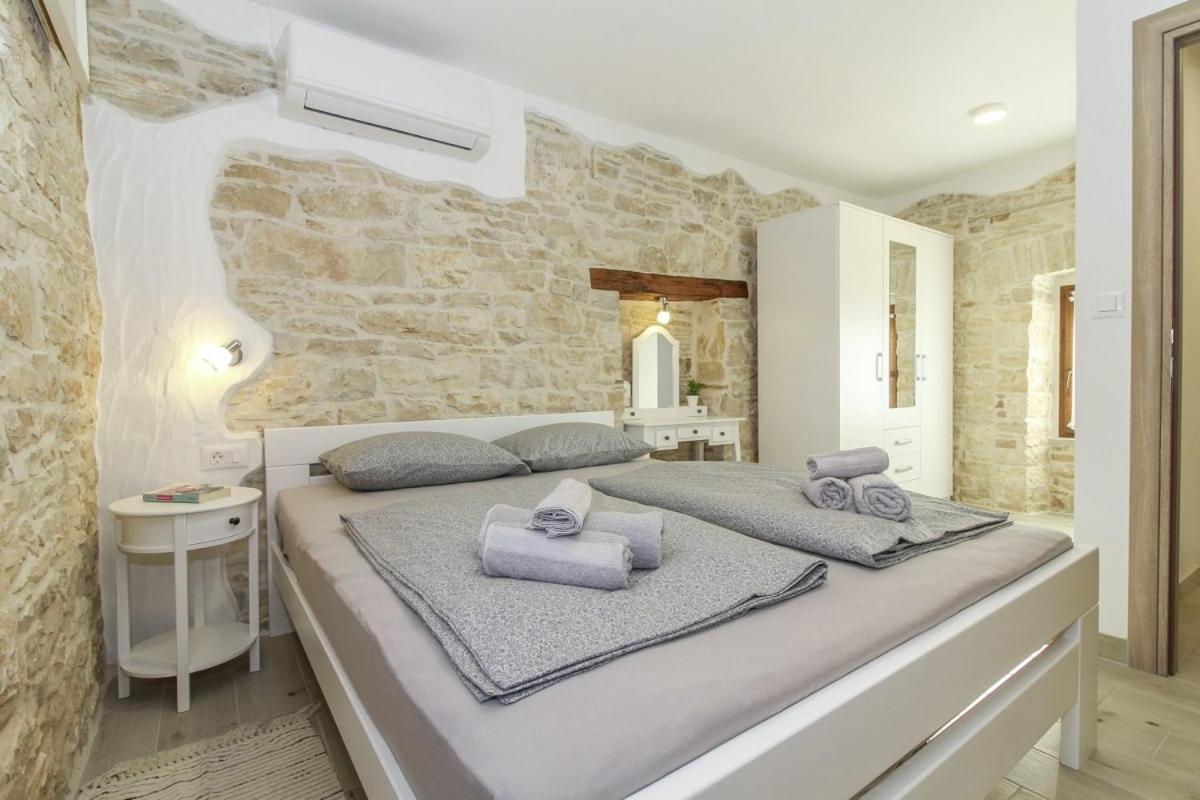 Villa Olea In Barat - Haus Fuer 6-8 Personen Kanfanar Exterior foto