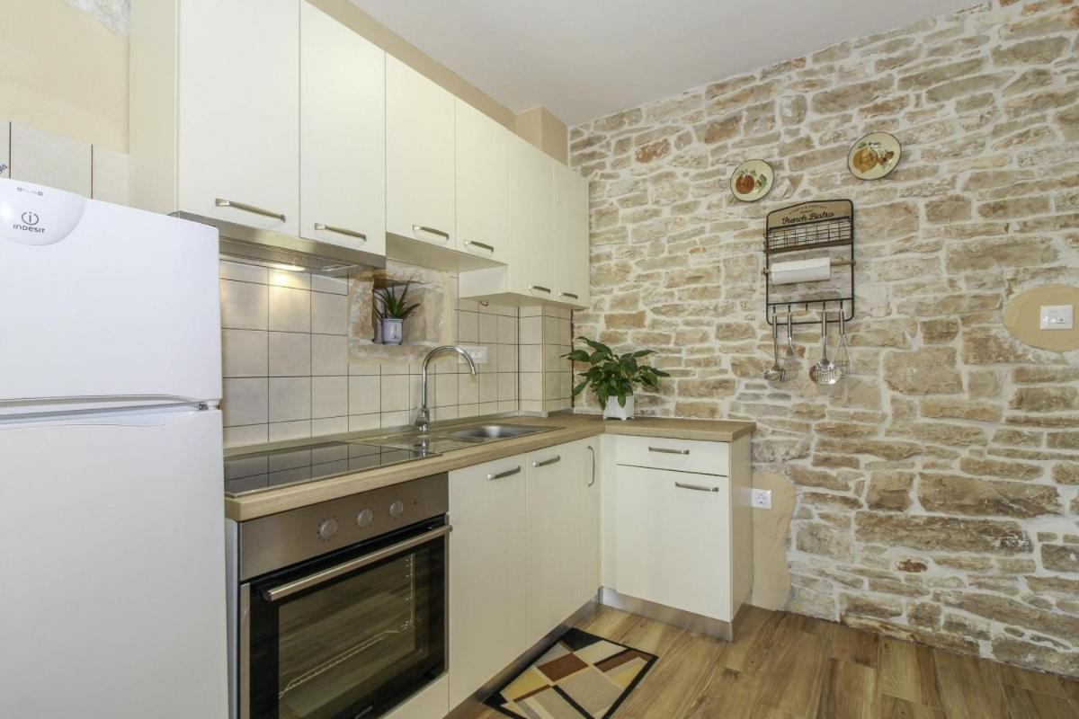 Villa Olea In Barat - Haus Fuer 6-8 Personen Kanfanar Exterior foto