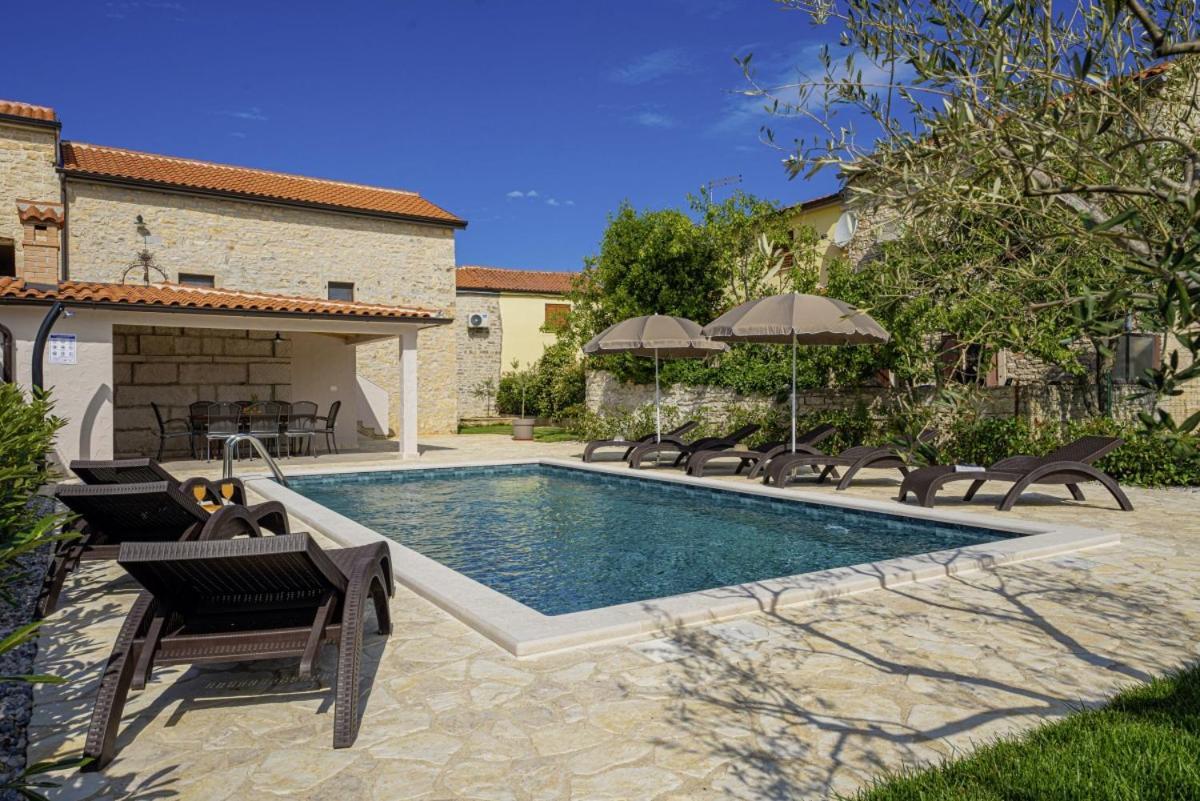 Villa Olea In Barat - Haus Fuer 6-8 Personen Kanfanar Exterior foto